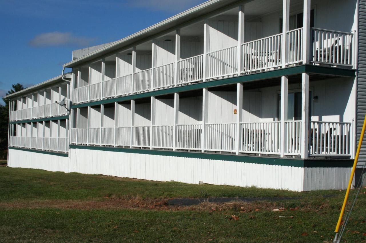 Windrifter Resort Wolfeboro Exterior photo