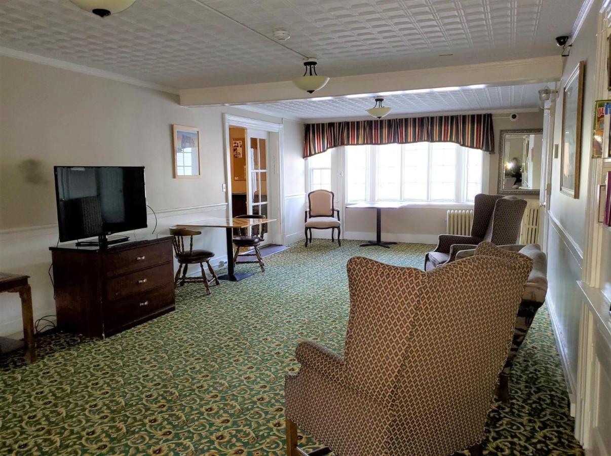 Windrifter Resort Wolfeboro Exterior photo
