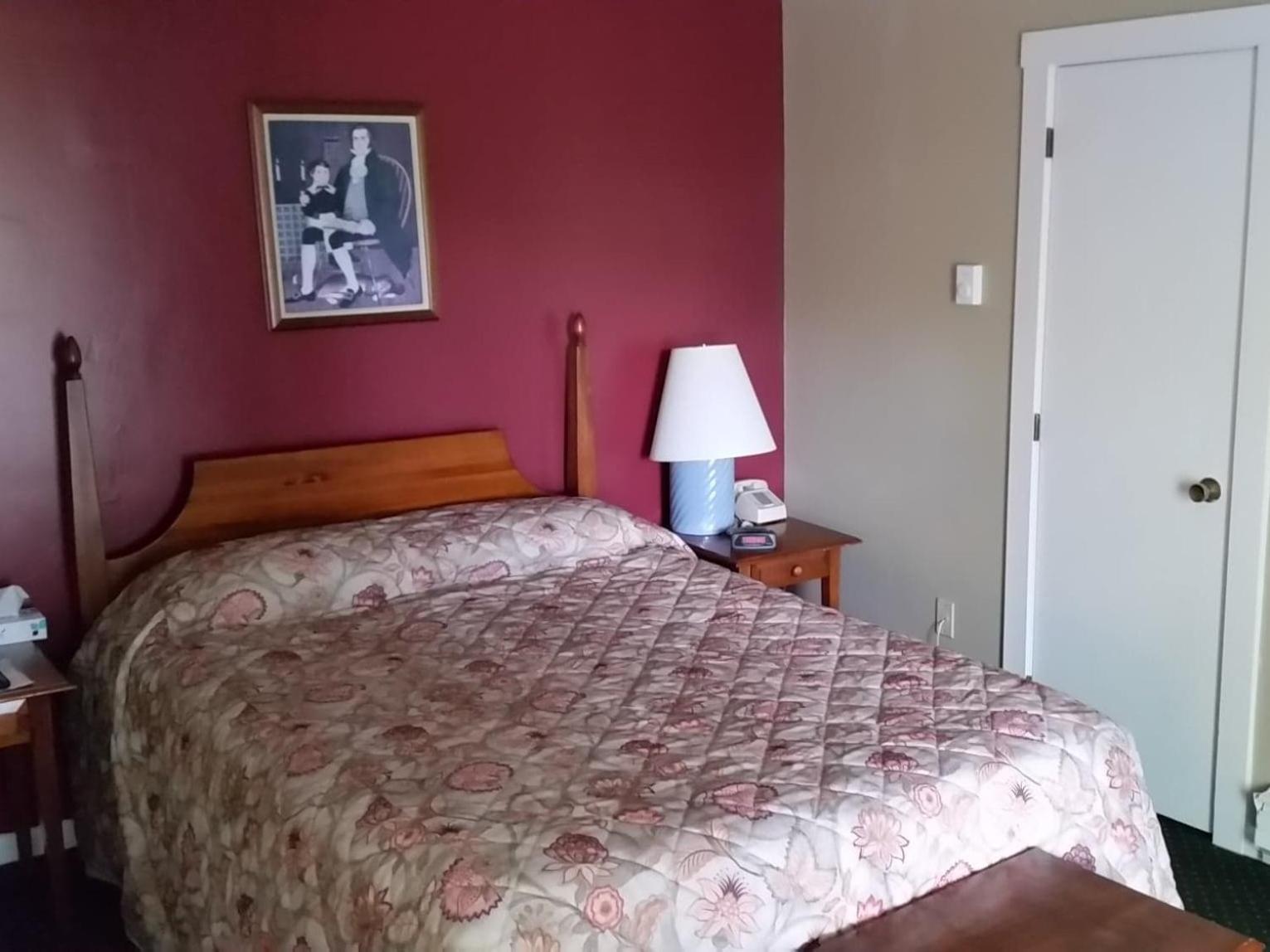 Windrifter Resort Wolfeboro Room photo