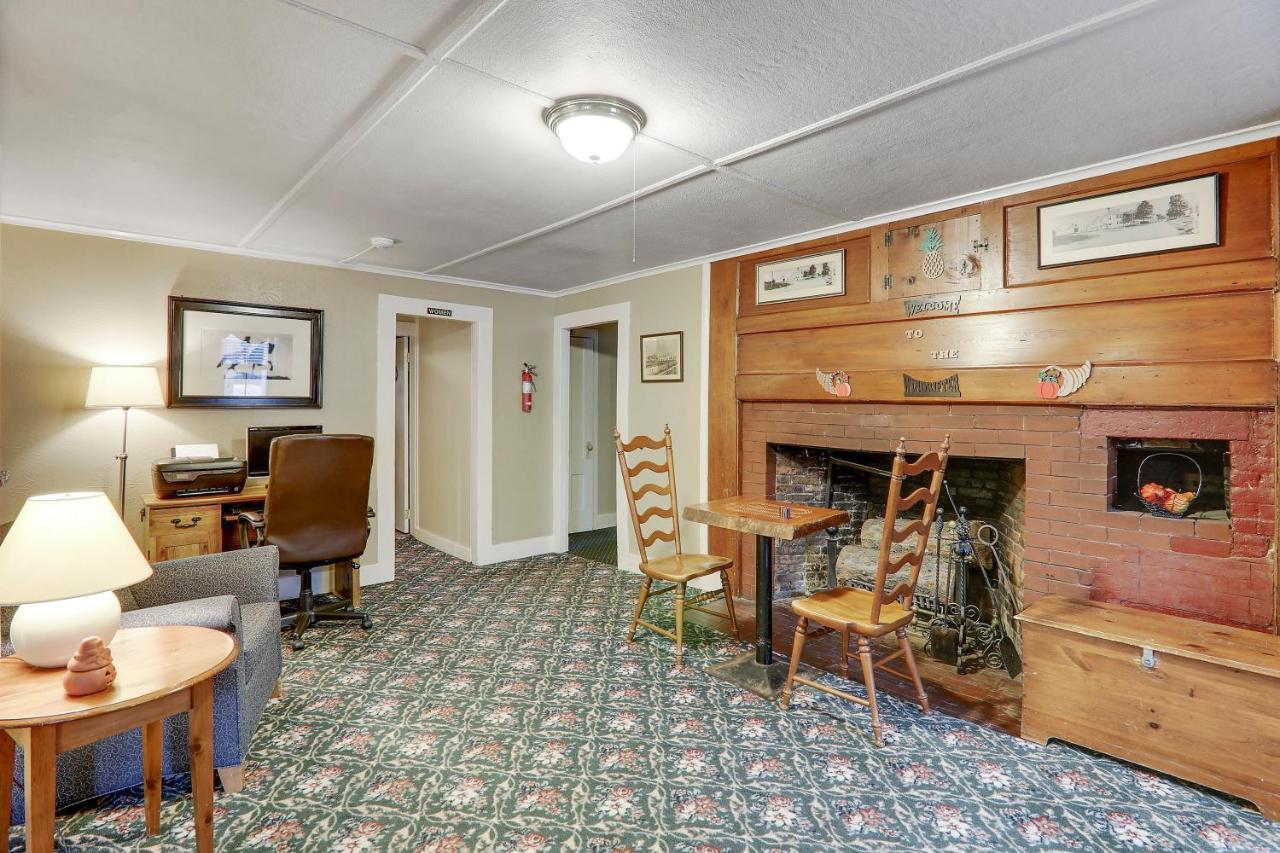 Windrifter Resort Wolfeboro Exterior photo